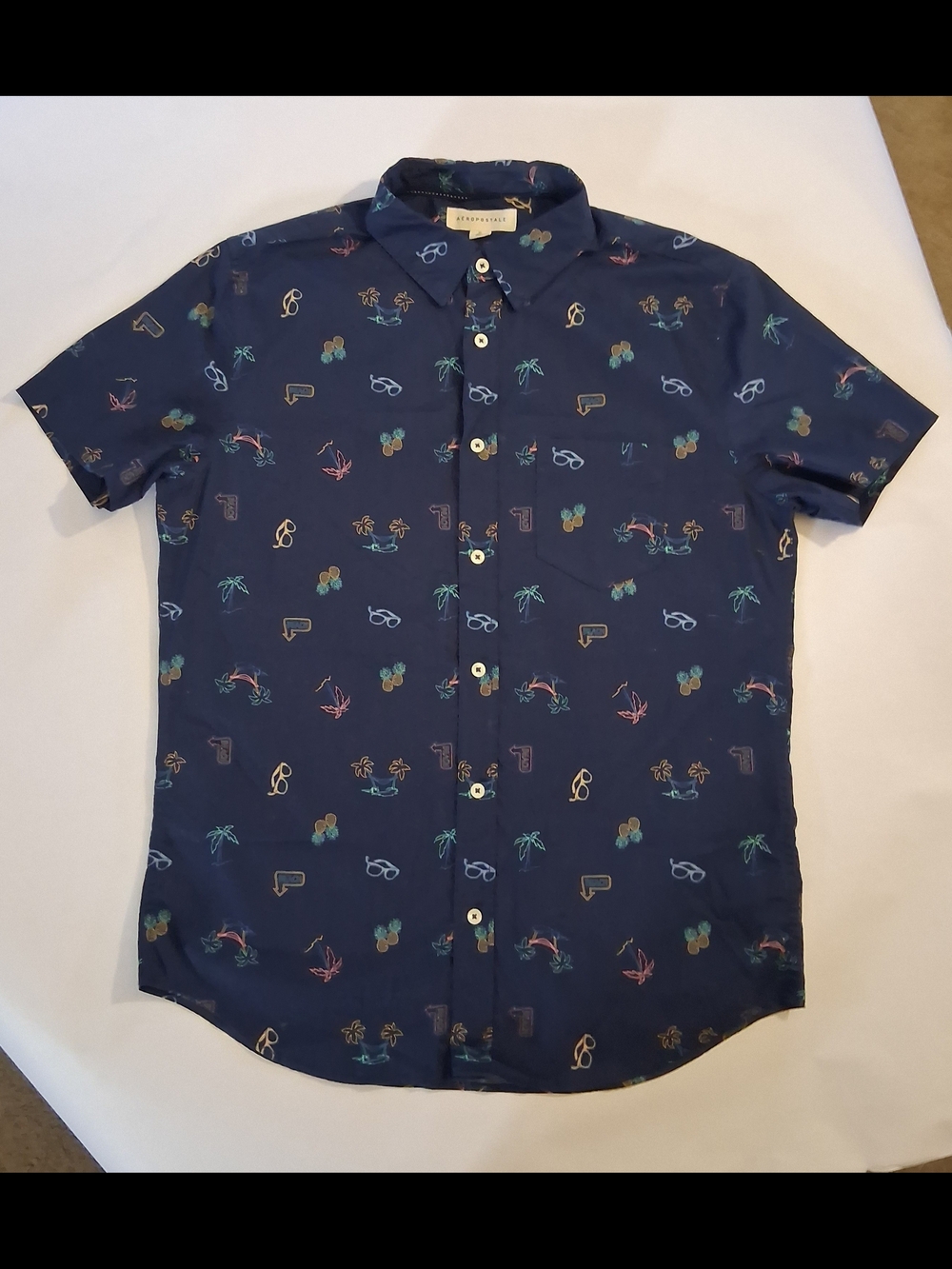 Aeropostale Men Navy Short-Sleeve Button-Up Shirt with Tropical Icon M